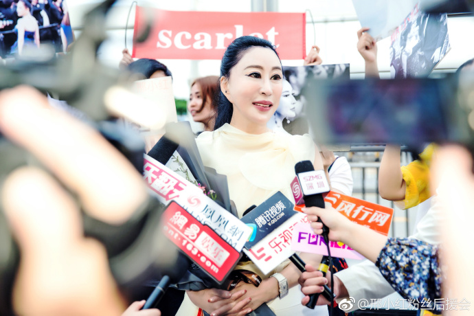 "Hoa hậu Trung Quốc vồ ếch ở Cannes" lộ 2 mắt bị ví như quái vật - 2