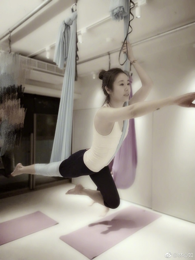Lâm Tâm Như trổ tài luyện yoga siêu khó, đẹp như tiên ở tuổi 42 - 3